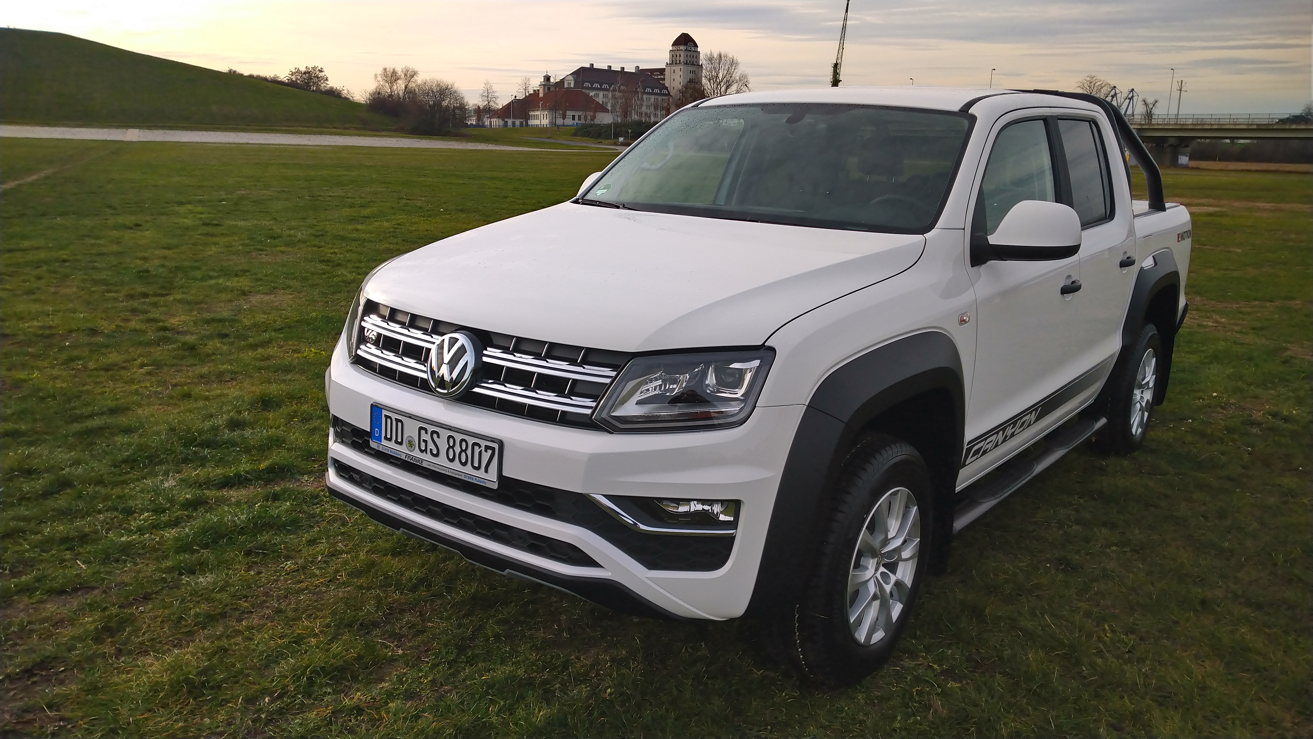 vw amarok zugfahrzeug pick up pritsche ahk mieten